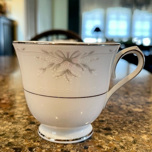 6 CHINA CUPS. NORITAKE, SILK RIBBONS, GOTHAM, MASTERPIECE COLLECTION & MORE - Picture 7 of 11